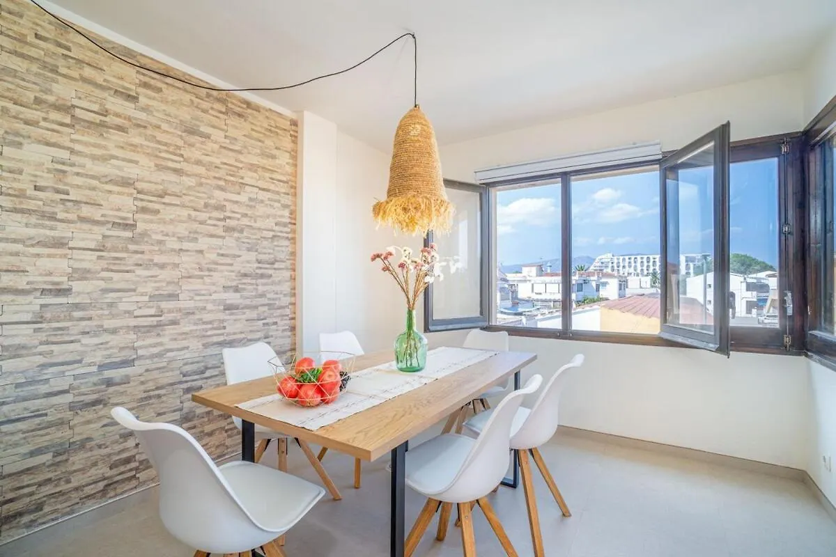 Mont- Gran Reserva - Beach, 3 Pools, Clima, Wifi And Parking Empuriabrava 0*,  Spain